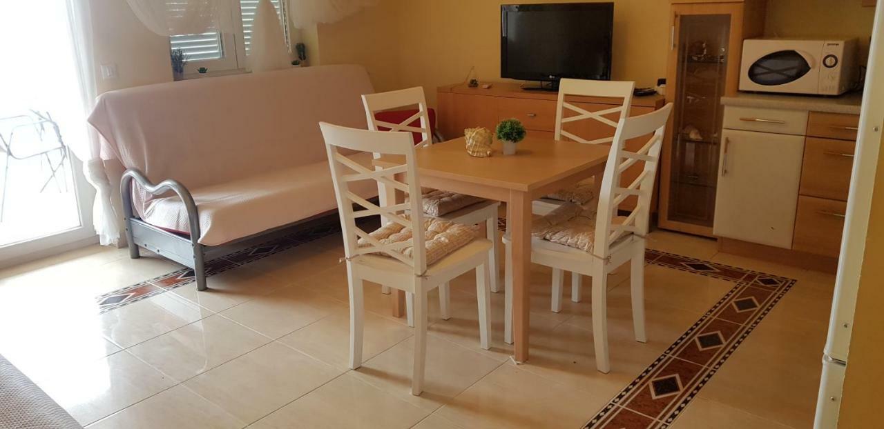 App Lolly Apartment Selce Luaran gambar